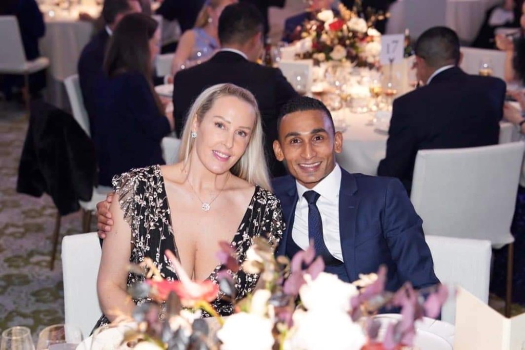 田泰安与太太Xaviere一起出席罗峻泺的婚宴。