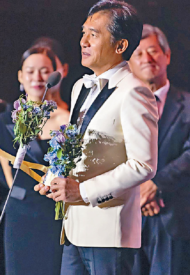 ■偉仔獲頒「亞洲電影人獎」。