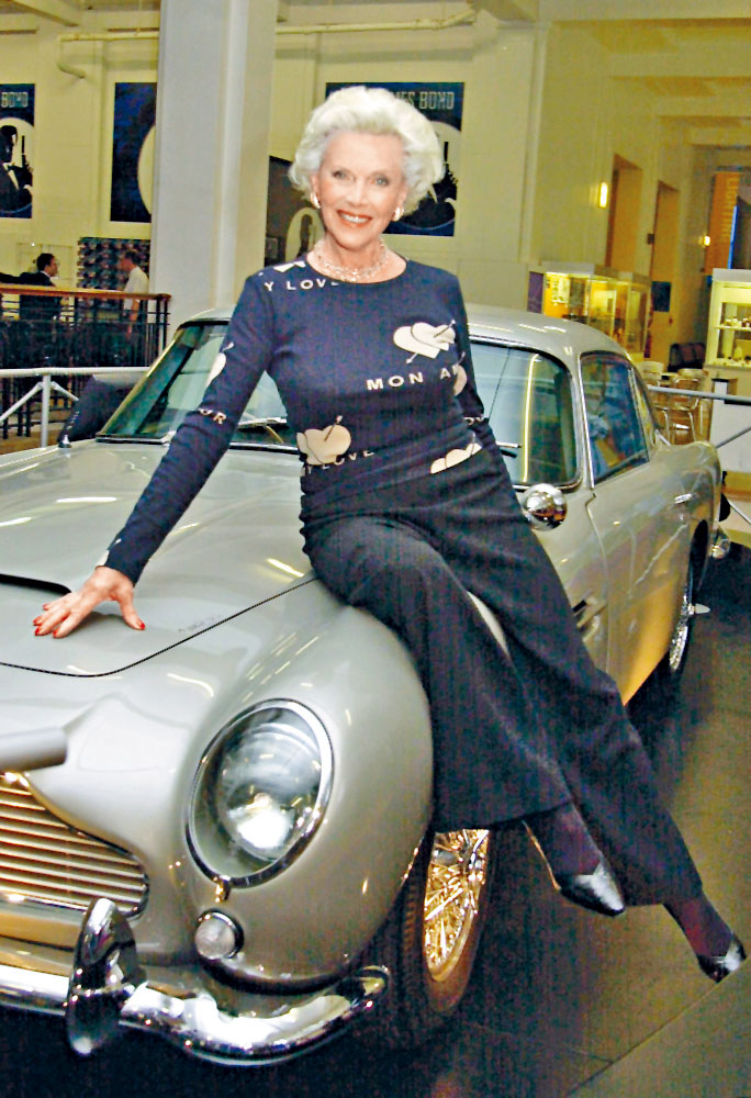 《鐵金剛大戰金手指》經典「邦女郎」Honor Blackman逝世,享年94歲。