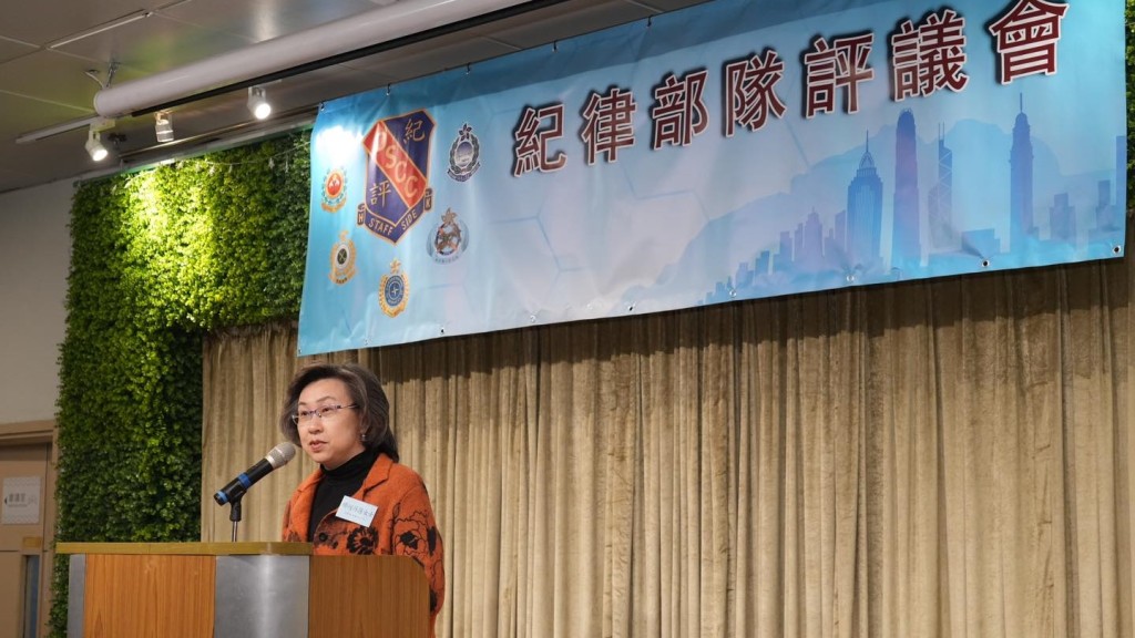 楊何蓓茵稱公務員團隊支持和配合財政司司長推動的「財政整合計劃」。楊何蓓茵fb