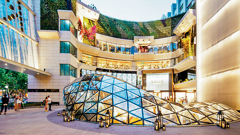 新世界建议于上交所分拆上市的「NWD C-REIT」，底层资产包括上海K11 Art Mall购物艺术中心。