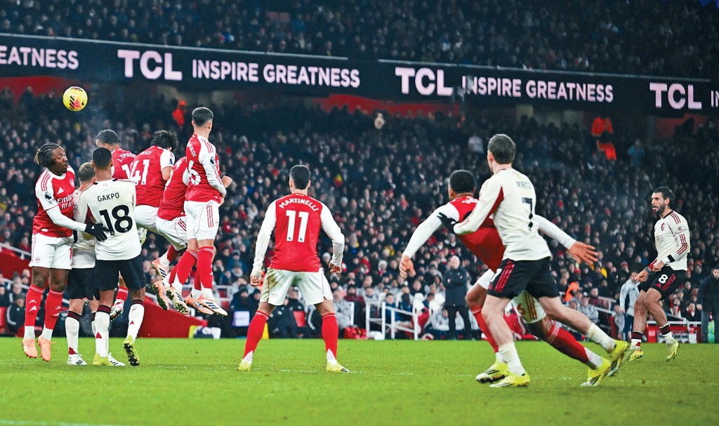 阿仙奴(紅衫)和利物浦(白衫)互交白卷，雙雙以不敗姿態完成快車。