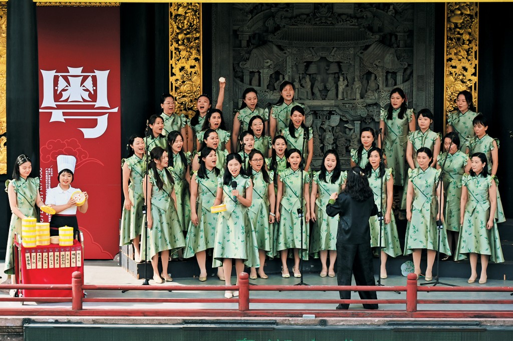 廣州荔灣區2024年曾舉行「歌咏粵聲」活動，推廣粵語民謠。