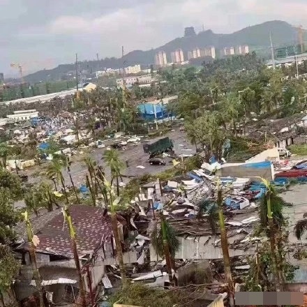 儋州市出現龍捲風。網圖