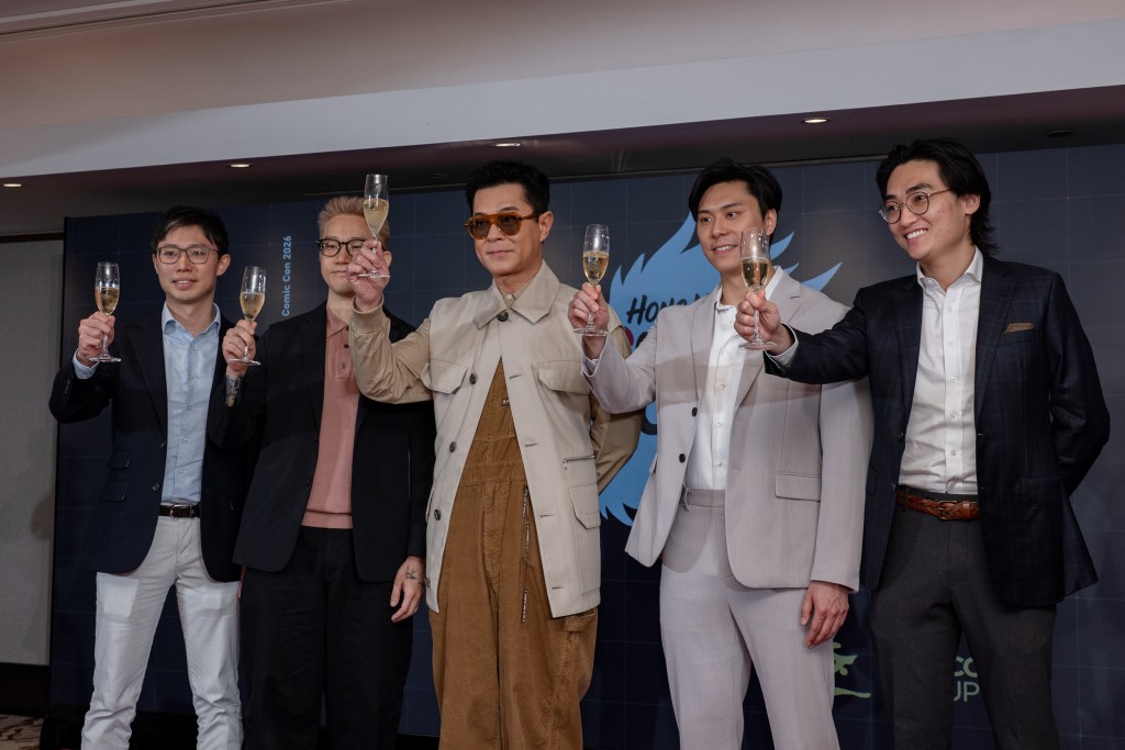 （左起）James、天下一集團業務發展及傳訊總監Sean、古天樂、Daniel、Ryan合照。