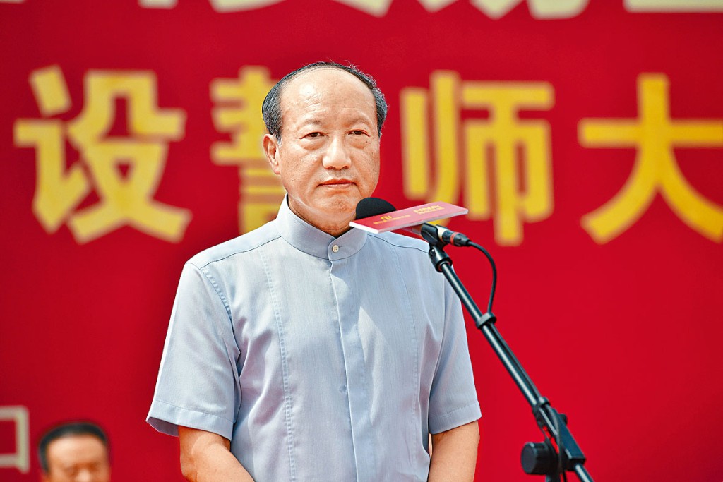 海航集團前董事長陳峰被判囚12年罰2.2億元。