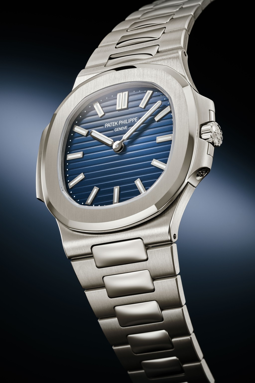 Patek Philippe Nautilus 5610/1P-001，錶殼：38mm 鉑金，限量：2,000枚，售價：$819,000。