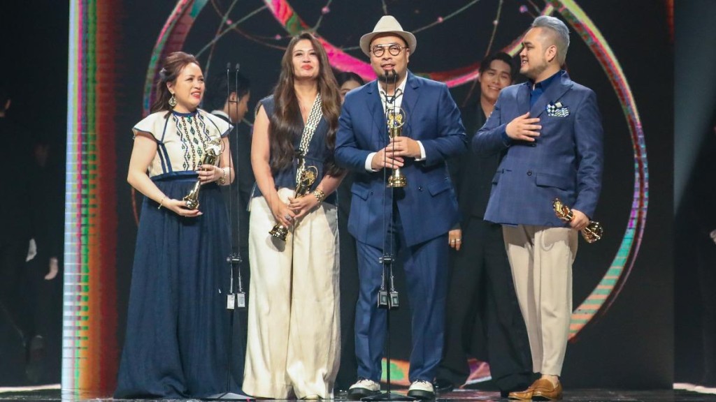 欧开合唱团夺最佳演唱组合奖。