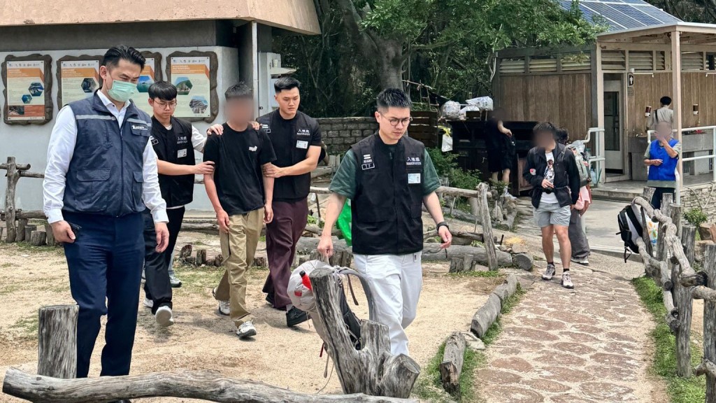 懷疑非法勞工在行動中被捕。政府新聞處