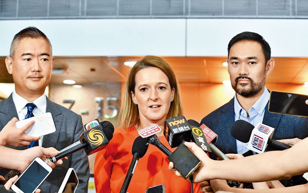 沙特阿美石油團隊系列賽賽事總監Victoria Louise（中）表示，粉嶺高爾夫球場是目前全港唯一有設施、有規模能舉辦第四屆巡迴系列賽及香港公開賽的場地。