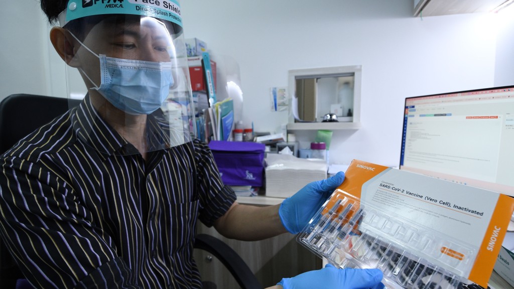 新加坡私家診所提供科興疫苗接種服務。 新華社