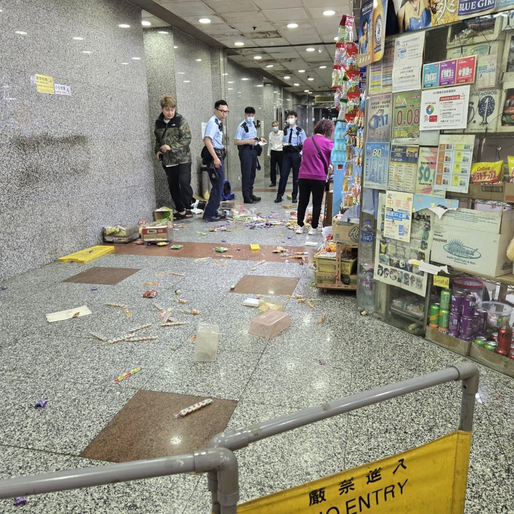 現場雜物散落一地。fb「真.屯門友」圖片