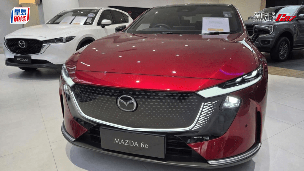 全新萬事得Mazda 6e電動車首批右軚版抵港，現於九龍灣常悅道18號地下1號專店公開首展。