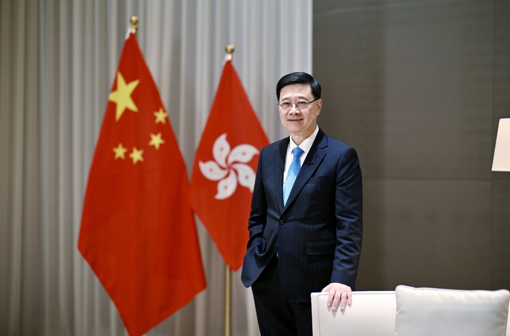 行政長官李家超接受《星島》專訪。 行政長官李家超接受《星島》專訪。