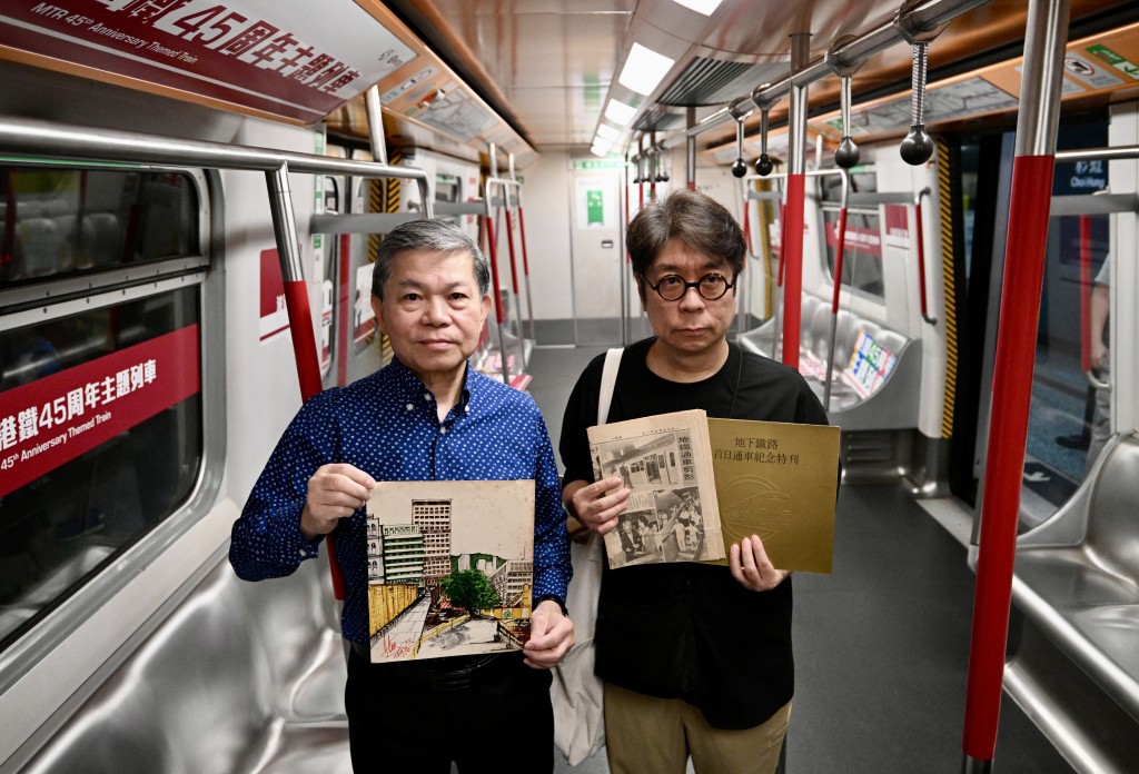 曾經與爸爸乘坐過1979年首班地鐵列車的張先生(右)，稱列車及車頭外觀車頭外觀復刻得相當不錯。