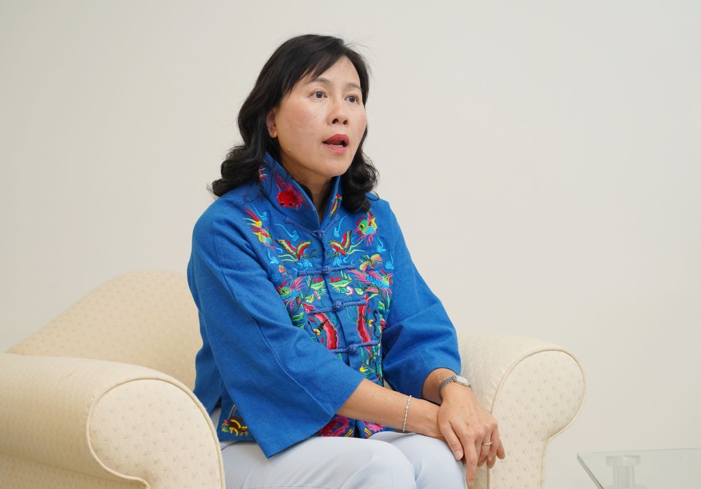陳美寶憶述,2019年黑暴期間,香港的公共交通要道被黑暴分子刻意破壞及堵塞,她當時任職運輸署署長,每晚都十分擔心。 陳美寶憶述,2019年黑暴期間,香港的公共交通要道被黑暴分子刻意破壞及堵塞,她當時任職運輸署署長,每晚都十分擔心。