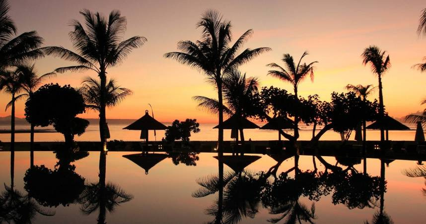 峇里岛吸引外国游客前往度假。网上图片