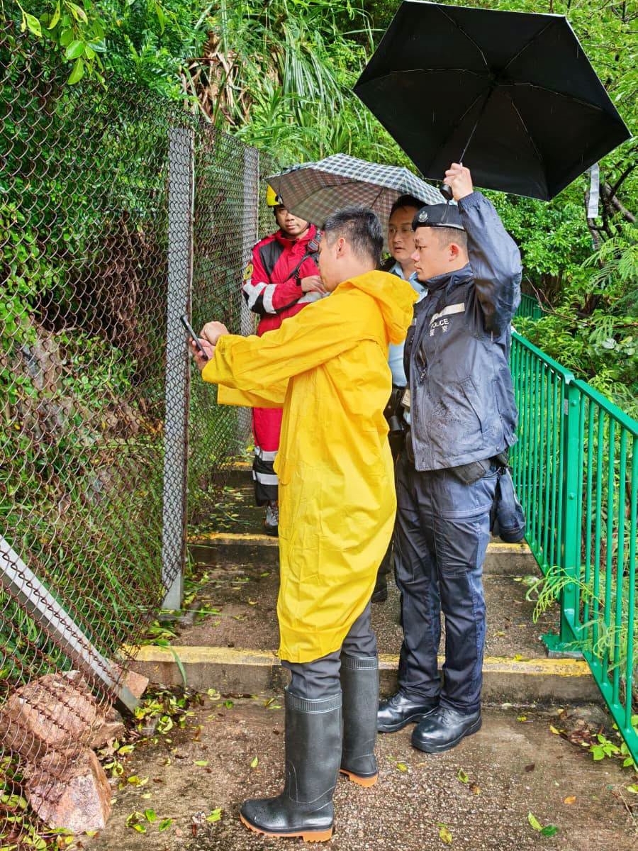 警方消防等人員接報趕至視察。FB:方國珊 警方消防等人員接報趕至視察。FB:方國珊