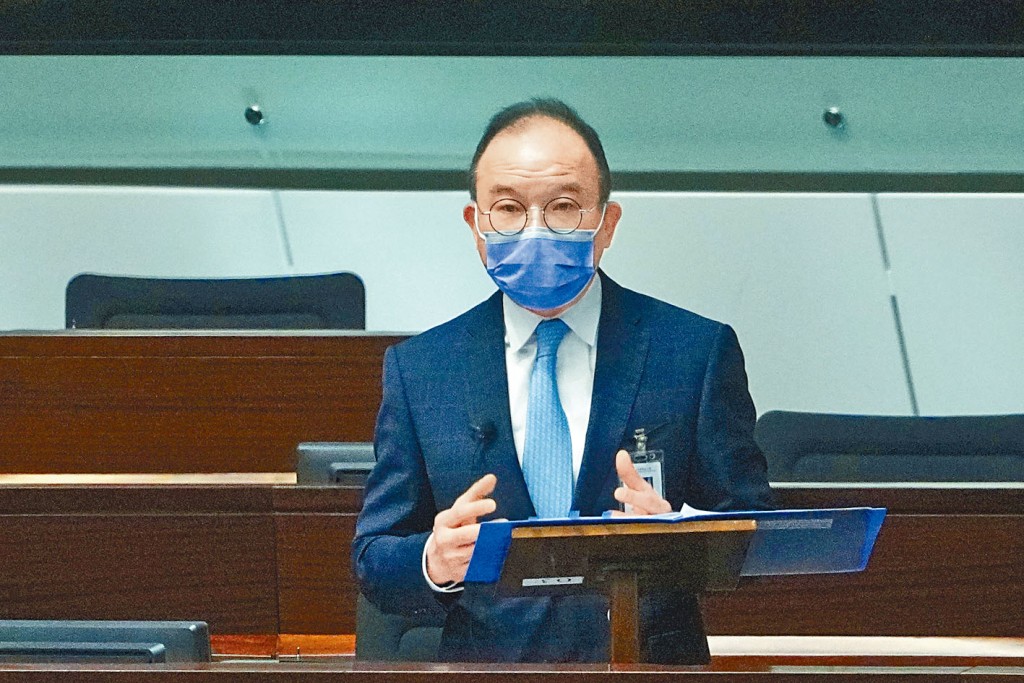 曾國衞指，政府無意矮化區議會，明白區議會在地區行政上貢獻。  