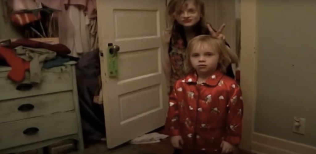 預告尾段更有童年時期的Billie登場。