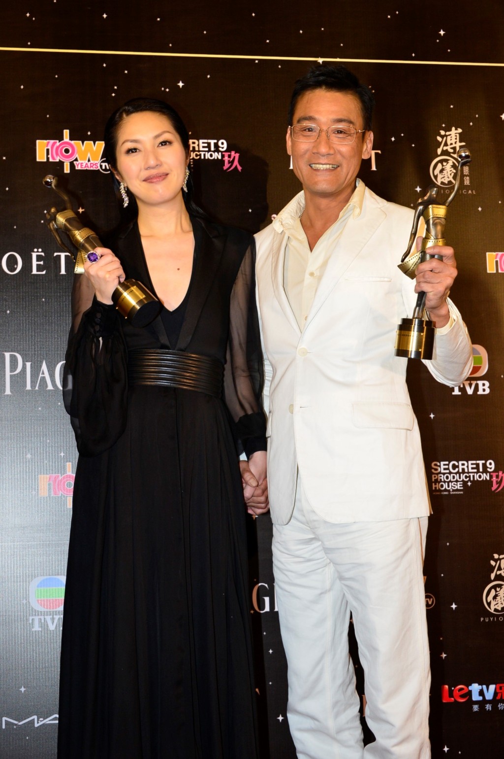 鄭秀文2013年輸給憑《春嬌與志明》提名的大熱楊千嬅。