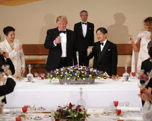 日本天皇德仁宮中盛宴款待美國總統特朗普伉儷。AP