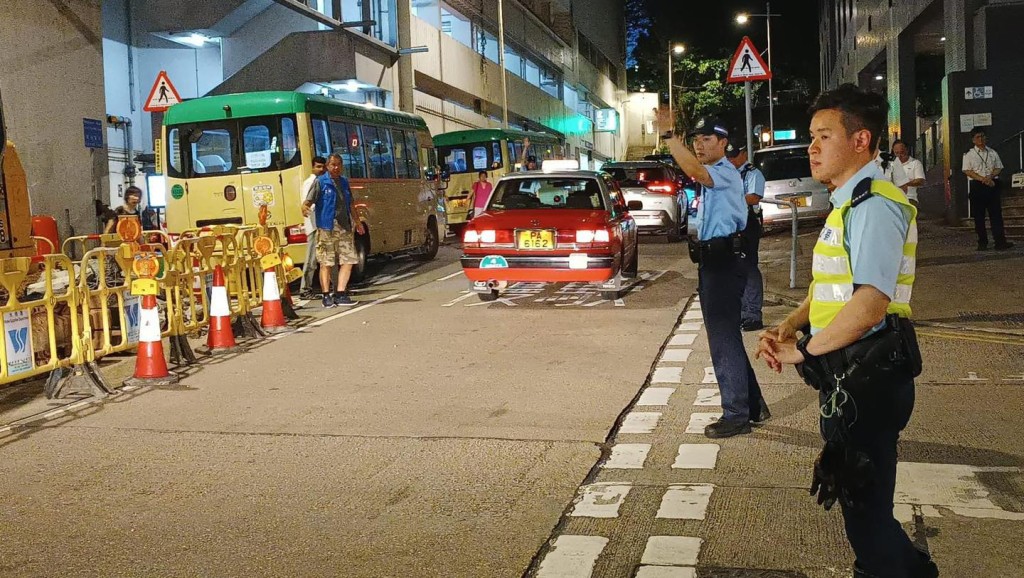 警員在場指揮交通。民政總署FB