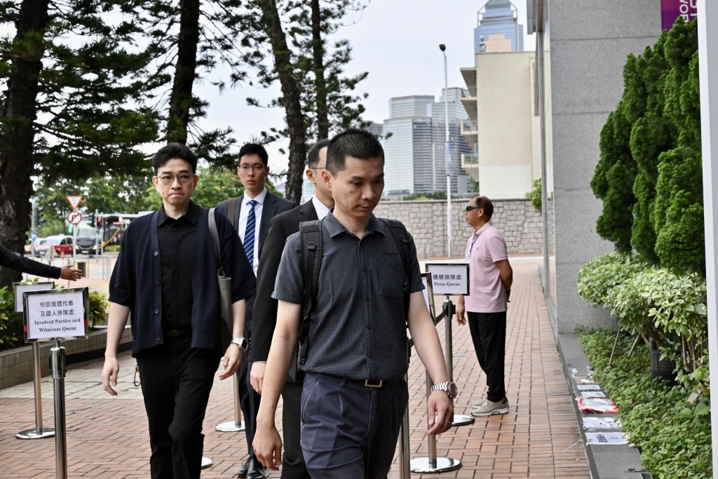 证人市区重建局楼宇复修部个案经理陈日豪。