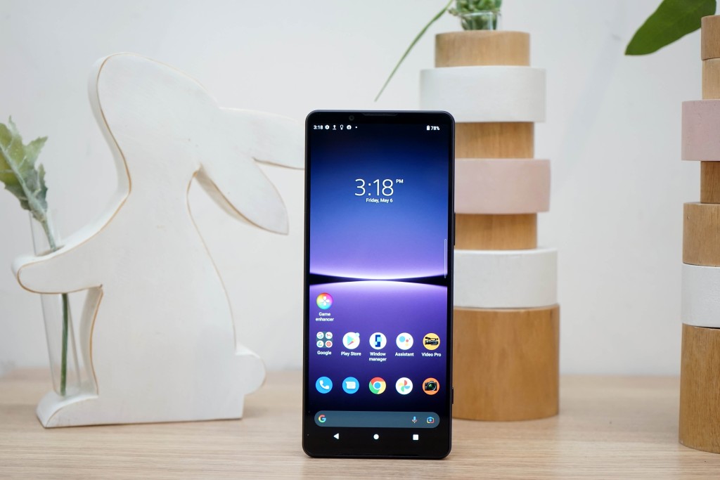 Xperia 1 IV沿用21:9比例的6.5吋4K HDR OLED熒幕。
