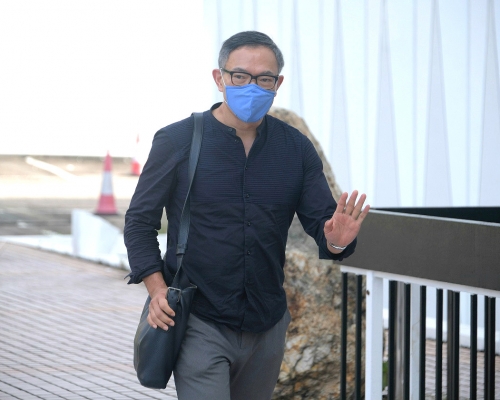 謝偉俊認為,民主派議員為選舉「扮偏激」。