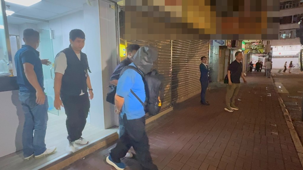 找換店淪為騙款中轉站,警方採取拘捕行動。 找換店淪為騙款中轉站,警方採取拘捕行動。