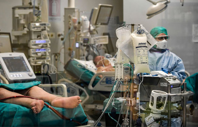 胡安妮塔说,为病人关呼吸机,内心都会感到非常挣扎痛苦。 网图