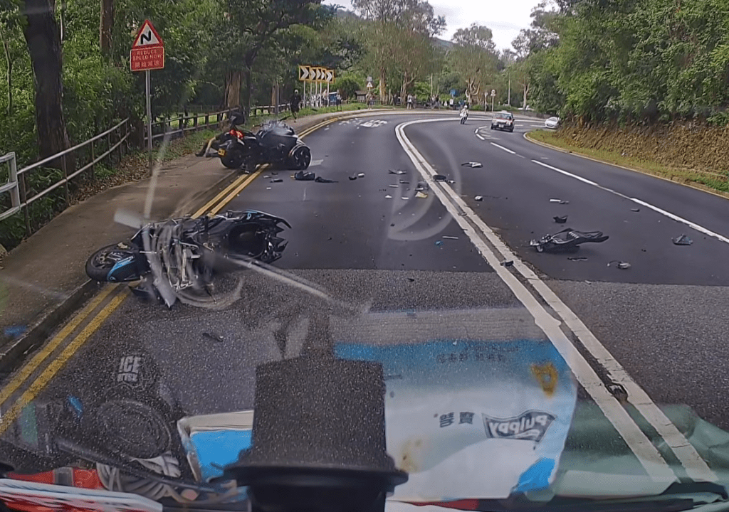 大埔公路發生奪命交通意外。fb：車cam L（香港群組）