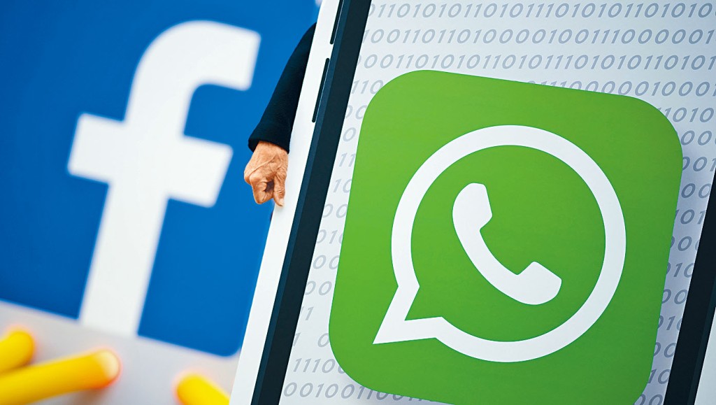 ■德國社運分子在漢堡的facebook總部前,抗議WhatsApp的新私隱政策。