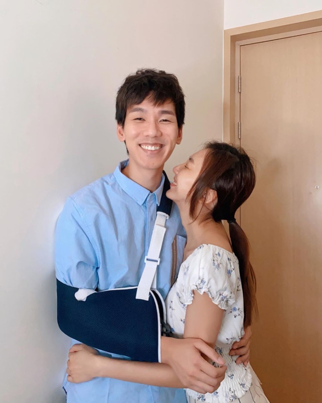 李靄璣呢排日日照顧老公，真係值得讚嘅。