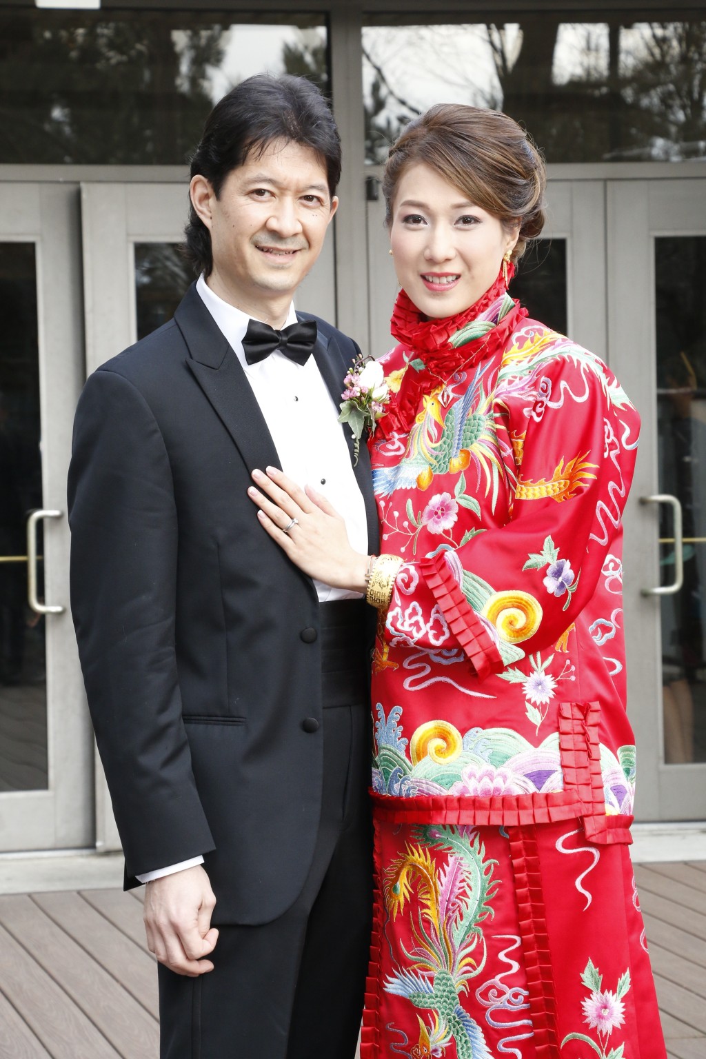 鍾嘉欣2015年嫁脊醫老公Jeremy Leung，2016年初才在加拿大補擺喜酒。