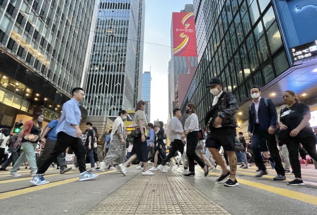 发言人称，自香港国安法颁布实施以来，香港社会秩序迅速恢复，法治正义得到伸张，广大香港居民依法享有的各项权利自由得到更好保障。资料图片
