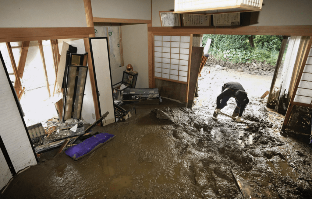 日本本州中部去年也被豪雨襲擊，富山縣南礪市降下創紀錄豪雨。美聯社