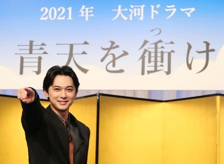 27歲吉澤亮是近年日本影視界新貴，出演過不少大熱電影及劇集，如《半澤直樹2》及《銀魂》等。