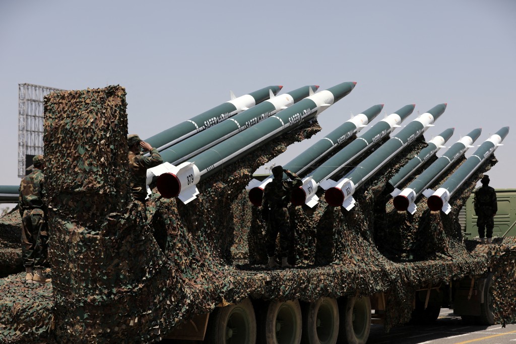也門叛軍胡塞武裝組織揚言封鎖紅海交通並襲擊油輪。路透社