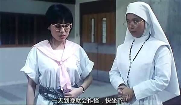 杜麗莎在《開心鬼》中演修女。 杜麗莎在《開心鬼》中演修女。