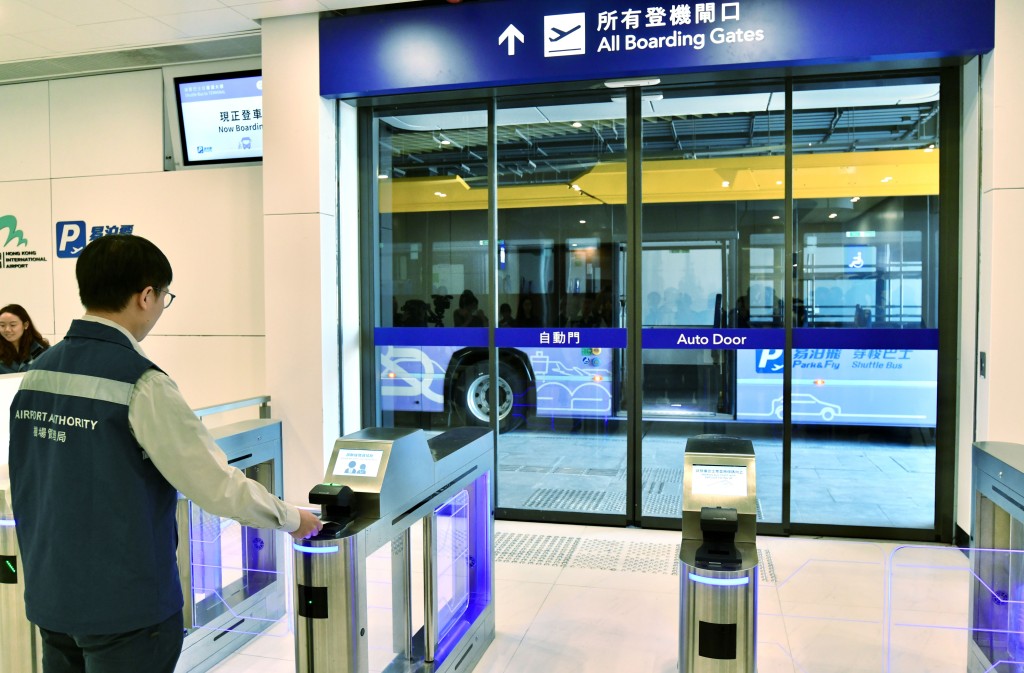 「粵車南下」措施於去年底推行以來，機場轉機停車場已有超過7000宗帳戶申請。資料圖片