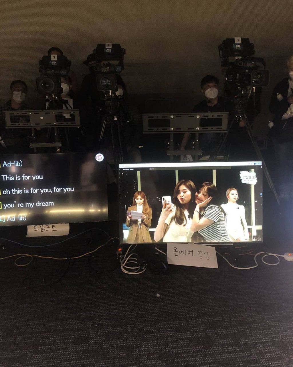 志效同SANA合照大晒冷。