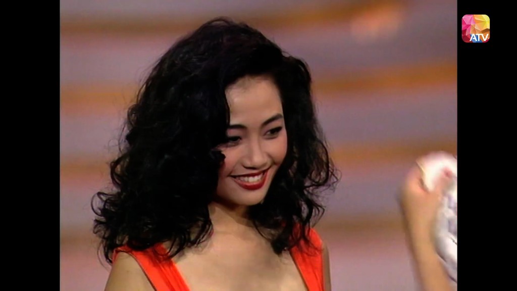 杨玉梅获得「最上镜小姐」及「完美体态」奖项。