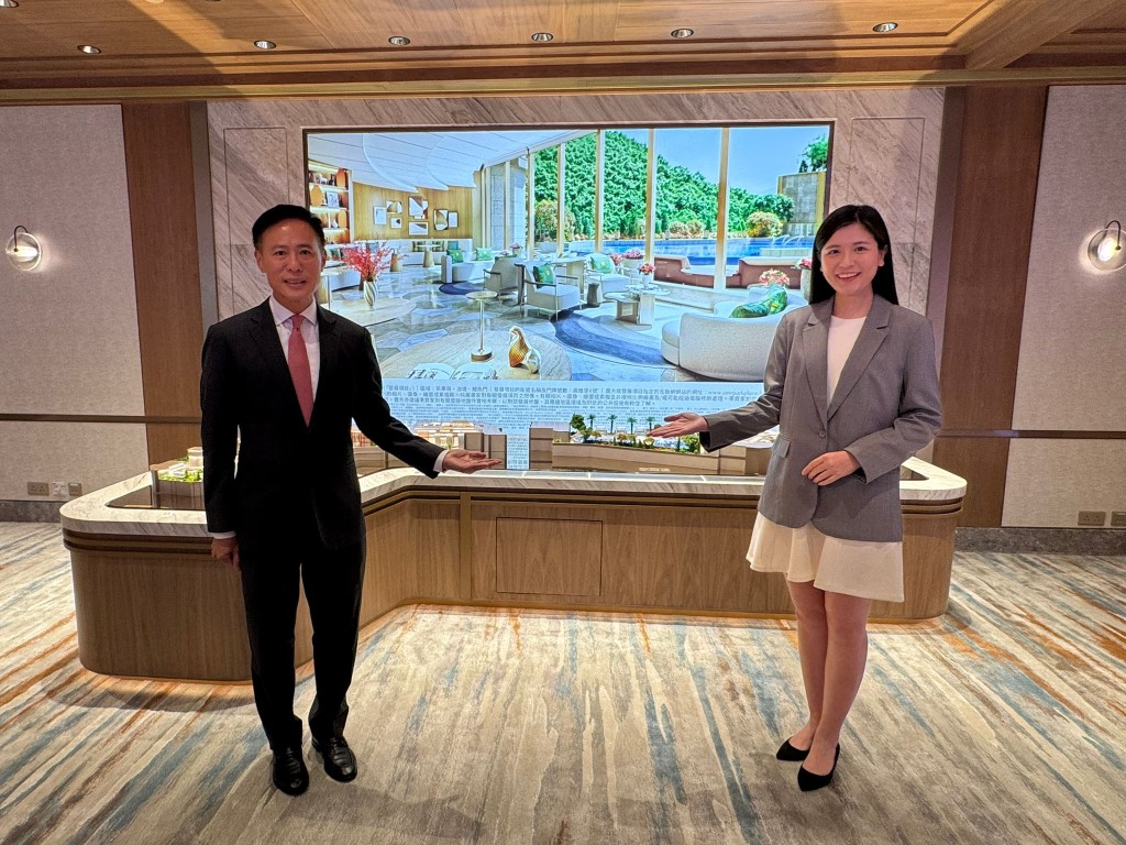 項目預計將於日內開價,首批推出約150伙,涵蓋1房及2房間隔,預計最快下周進行首輪銷售。 項目預計將於日內開價,首批推出約150伙,涵蓋1房及2房間隔,預計最快下周進行首輪銷售。