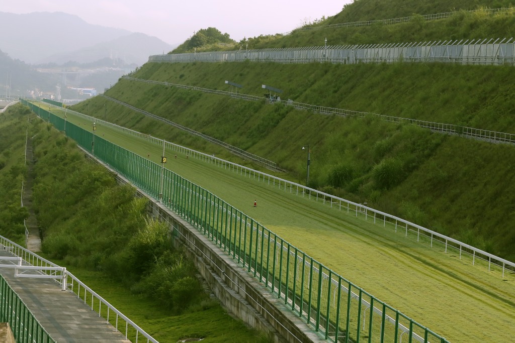 從化馬場設有登山跑道，作不同的訓練。