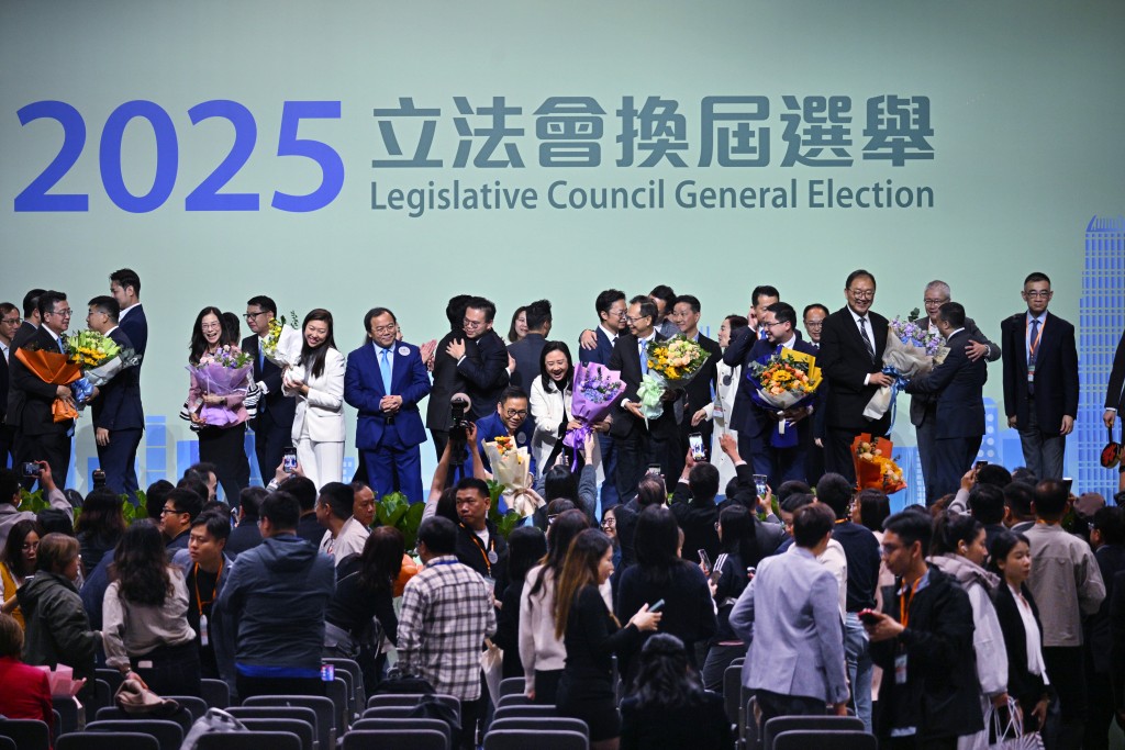 立法會選舉順利完成。 立法會選舉順利完成。