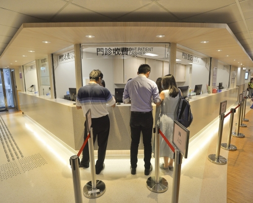 安盛建議市民比較各間保險公司自願醫保「靈活計劃」。資料圖片