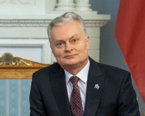 立陶宛总统瑙塞达表示，该国可自行决定与哪些国家发展关系。网图