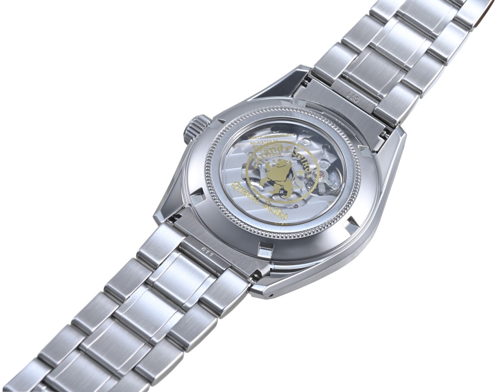 腕錶搭載9S85 Hi-beat 36000高頻自動機芯，動力儲備55小時。